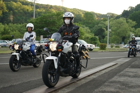 バイク 一本はし.jpg