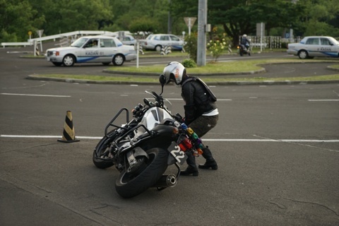 バイク 引き起こし1.jpg